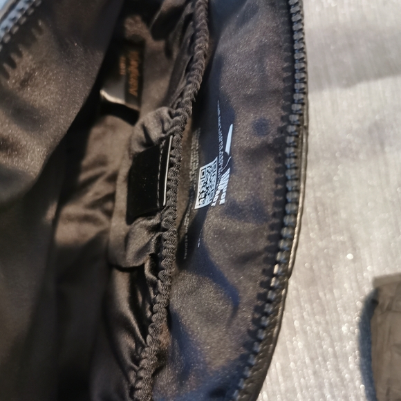 Yves Saint Laurent YSL Beaute Makeup Cosmetic Bag Toiletry Travel Pouch Black - Picture 5 of 11